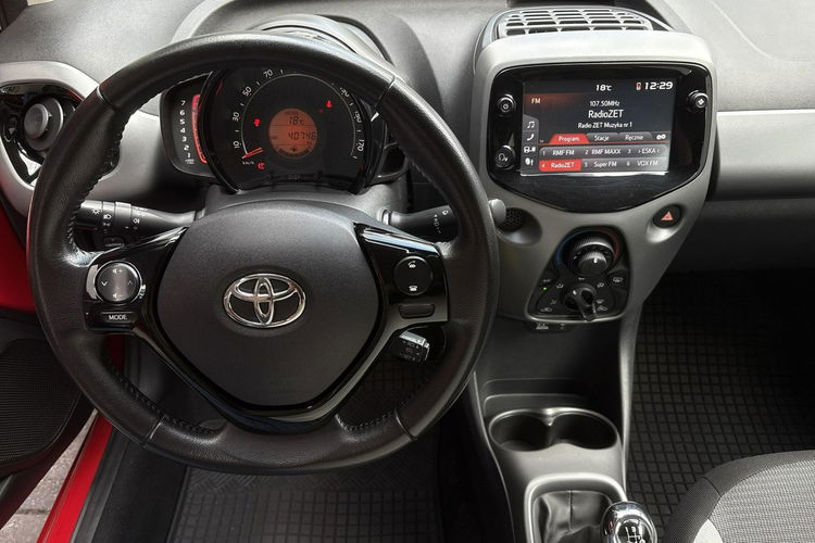 Toyota Aygo 1.0 72KM X-PLAY, salon Polska, gwarancja zdjęcie 17