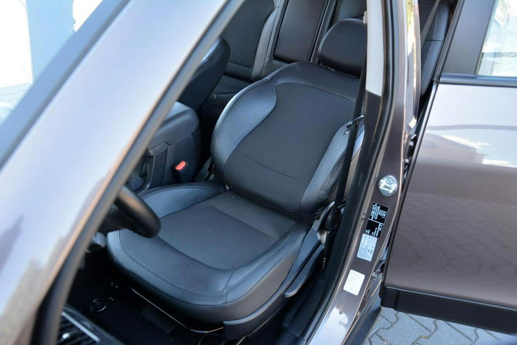 Hyundai ix35 1.7CRDI(116KM) Lift Premium Navi Kamera Skóry Parktronic Alu17" ASO zdjęcie 19