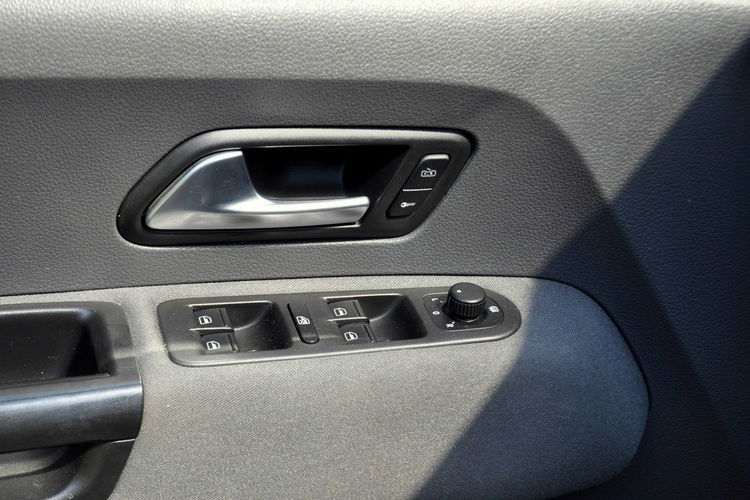 Volkswagen Amarok 2.0TDI(163KM) 4Motion Klimatronik Kamera Orurowany Progi Welur Alu17" zdjęcie 37