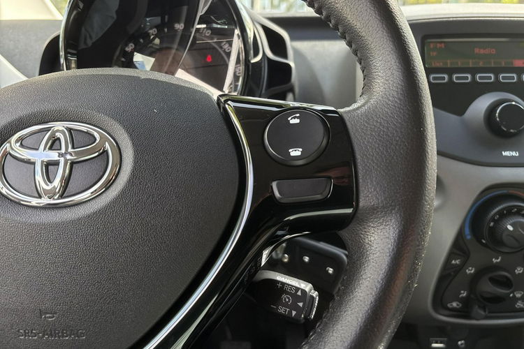 Toyota Aygo 1.0 X-PLAY, salon Polska, gwarancja zdjęcie 21