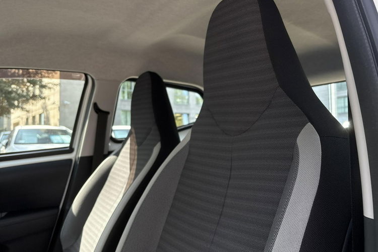 Toyota Aygo 1.0 X-PLAY, salon Polska, gwarancja zdjęcie 28