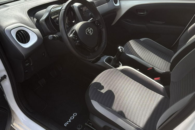 Toyota Aygo 1.0 X-PLAY, salon Polska, gwarancja zdjęcie 9