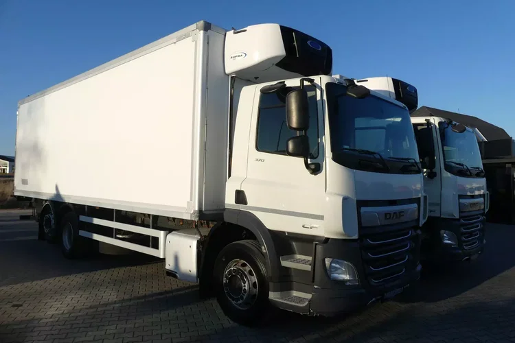 DAF CF 370 / 6x2 / CHŁODNIA 8.25 + WINDA / EURO 6 / zdjęcie 8