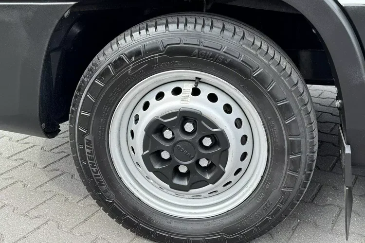 Iveco Daily 35S18 H zdjęcie 24