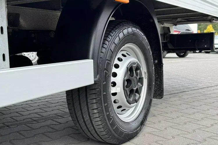 Iveco Daily 35S18 H zdjęcie 25