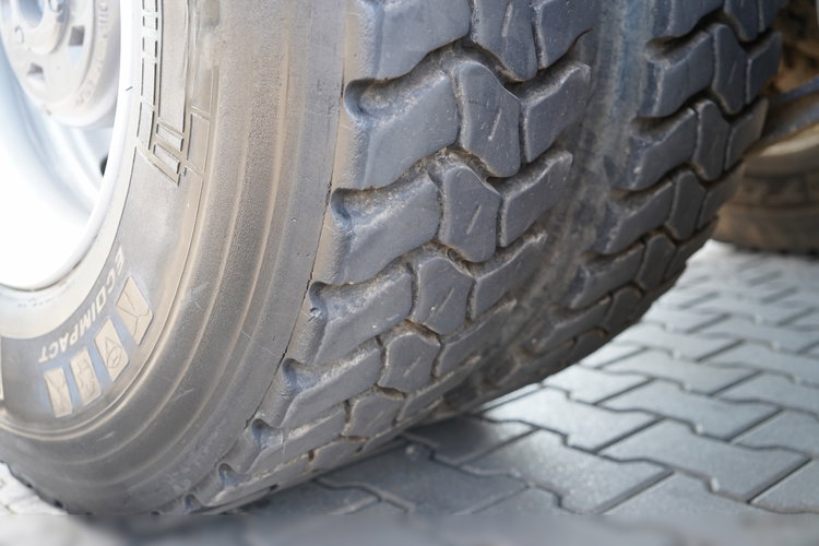 Scania G 410 / 8X4 / ZABUDOWA SAMOWYŁADOWCZA DO ASFALTU / 2X HYDROKLAPA / DACH HYDRAULICZNY / POD ROZŚCIEŁACZ zdjęcie 26