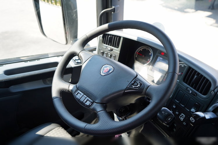Scania G 410 / 8X4 / ZABUDOWA SAMOWYŁADOWCZA DO ASFALTU / 2X HYDROKLAPA / DACH HYDRAULICZNY / POD ROZŚCIEŁACZ zdjęcie 34