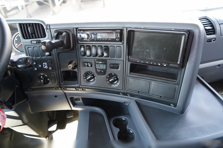 Scania G 410 / 8X4 / ZABUDOWA SAMOWYŁADOWCZA DO ASFALTU / 2X HYDROKLAPA / DACH HYDRAULICZNY / POD ROZŚCIEŁACZ zdjęcie 36