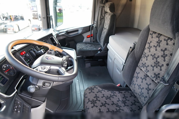 Scania S 450 / RETARDER / KLIMATYZACJA POSTOJOWA / ALUFELGI / NAVI / PO KONTRAKCIE SERWISOWYM / SPROWADZONA zdjęcie 24