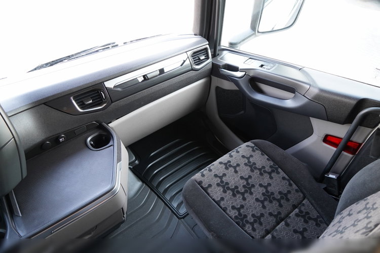 Scania S 450 / RETARDER / KLIMATYZACJA POSTOJOWA / ALUFELGI / NAVI / PO KONTRAKCIE SERWISOWYM / SPROWADZONA zdjęcie 32