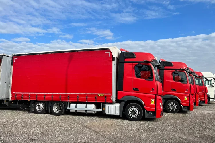 Mercedes 2545 Bigspace , firanka , zdjęcie 11