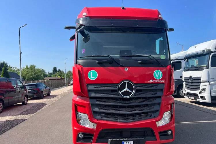 Mercedes 2545 Bigspace , firanka , zdjęcie 2