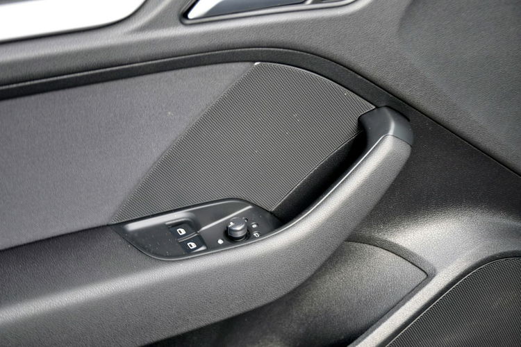 Audi A3 1.4T(122KM) Bi-Xenon Led Duża Navi Klimatronik Welur Chrom Alu17"ASO zdjęcie 33