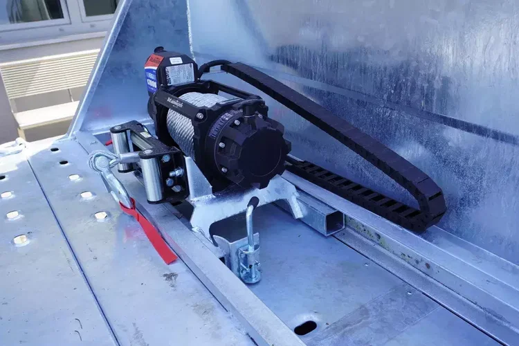 Renault D12 / Nowa laweta ocynkowa / r.2025 / długość 840 cm zdjęcie 11