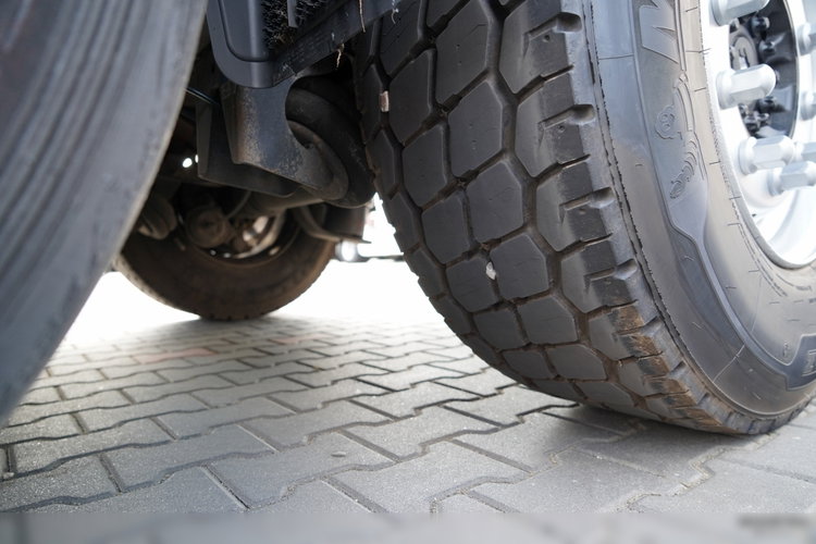 Schmitz FIRANKA STANDARD / DWIE OSIE PODNOSZONE / OSIE / SPROWADZONA zdjęcie 24