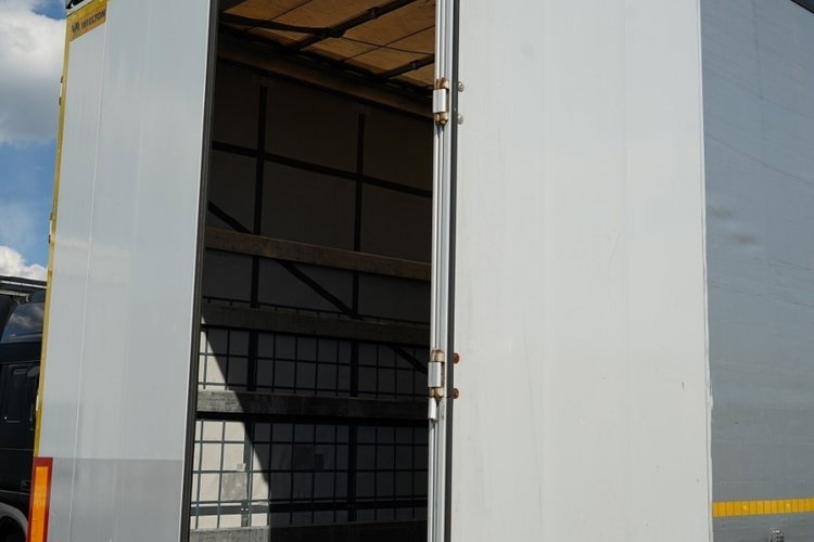 Wielton / FIRANKA / STANDARD / OŚ PODNOSZONA /  PLANDEKA ZBROJONA  zdjęcie 14