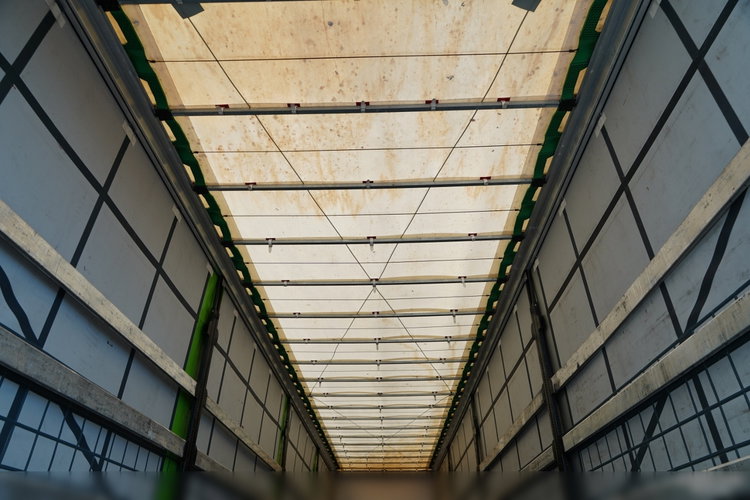 Wielton / FIRANKA / STANDARD / OŚ PODNOSZONA /  PLANDEKA ZBROJONA  zdjęcie 18