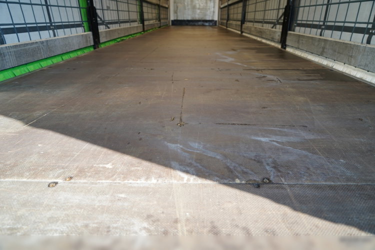 Wielton / FIRANKA / STANDARD / OŚ PODNOSZONA /  PLANDEKA ZBROJONA  zdjęcie 19