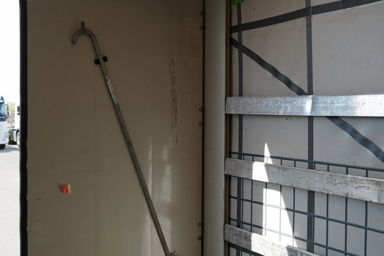 Wielton / FIRANKA / STANDARD / OŚ PODNOSZONA /  PLANDEKA ZBROJONA  zdjęcie 20