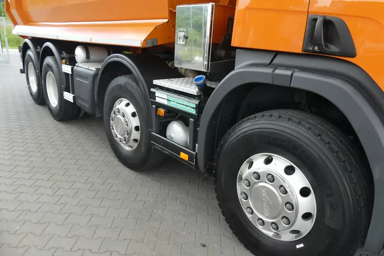 Scania P410 8x4 / WYWROTKA TYLNO ZSYPOWA / ALUFELGI / MANUAL / zdjęcie 13