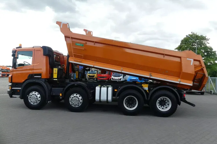 Scania P410 8x4 / WYWROTKA TYLNO ZSYPOWA / ALUFELGI / MANUAL / zdjęcie 3