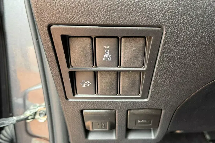 Toyota hilux zdjęcie 24