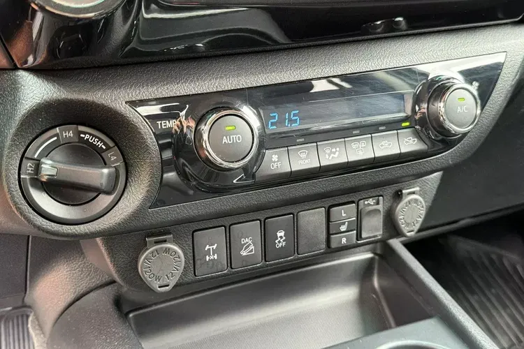 Toyota hilux zdjęcie 31