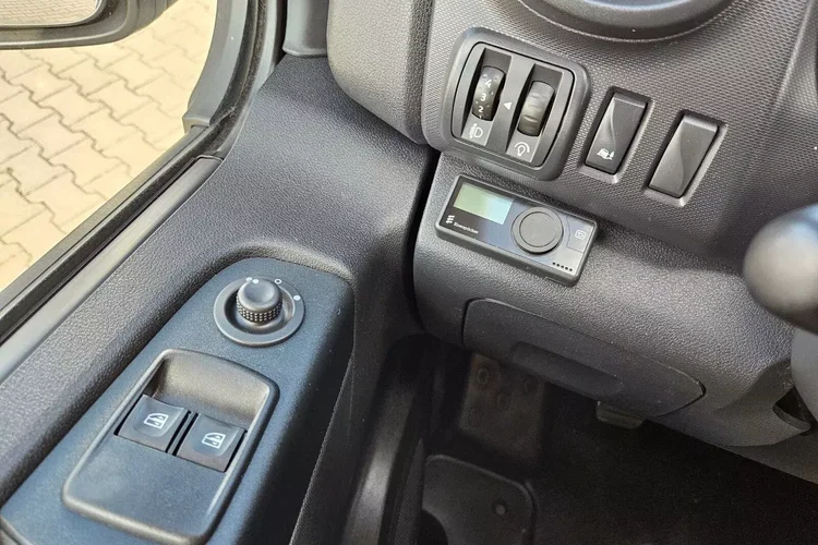 Renault Trafic L1H1 54900zł NETTO Zabudowa warsztatowa 2.0 dCi/120KM zdjęcie 30