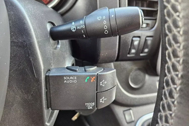 Renault Trafic L1H1 54900zł NETTO Zabudowa warsztatowa 2.0 dCi/120KM zdjęcie 33