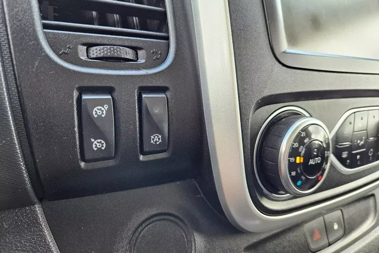 Renault Trafic L1H1 54900zł NETTO Zabudowa warsztatowa 2.0 dCi/120KM zdjęcie 37
