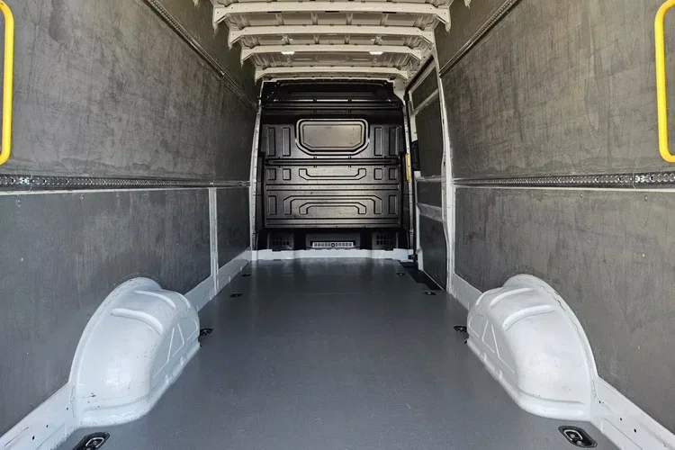Volkswagen Crafter L3H2 99999zł NETTO 2.0 TDi/140KM zdjęcie 17