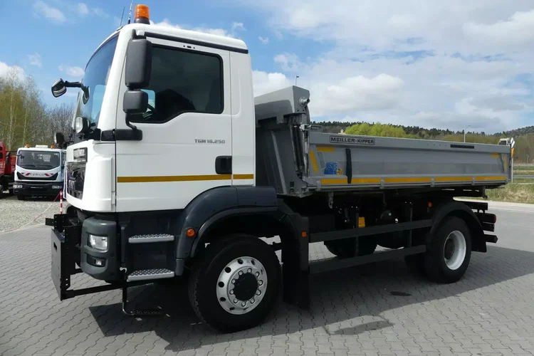 MAN TGM 18.250 4x4 / WYWROTKA 3 STR / PRZEBIEG 22 TYS KM / zdjęcie 3