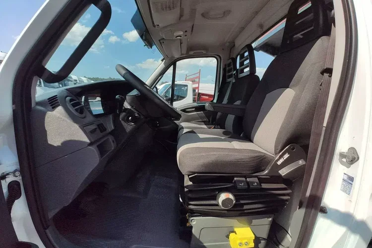 Iveco Daily 70C18 V H zdjęcie 25