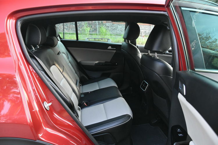 Kia Sportage AWD GT line 1.6T-GDi 177KM Automat 2016r. pdc Kamera NAVi Skóra el kla zdjęcie 14