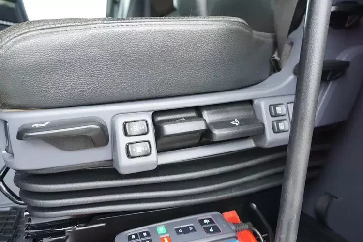 Scania G 490 / 6 X 2 / SKRZYNIOWY + HDS / HMF 3220 K7 / WYSIĘG 18.9 M zdjęcie 31