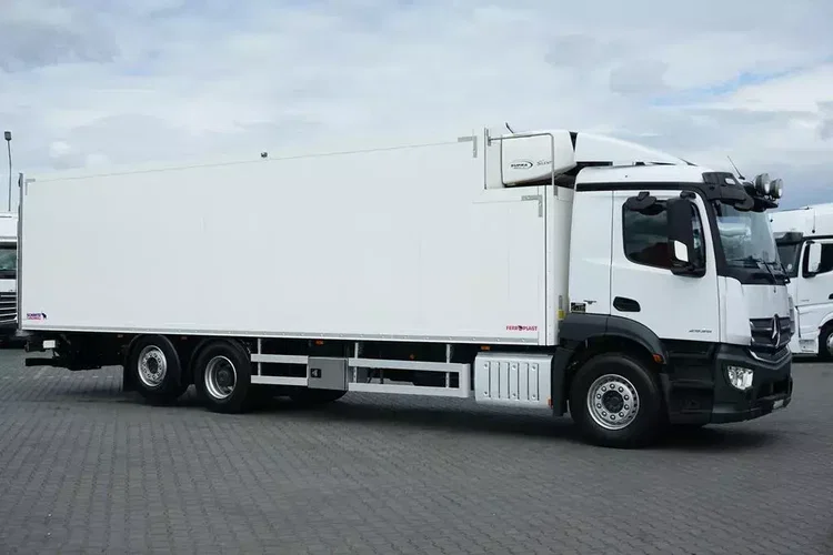 Mercedes ANTOS / 2535 / EURO 6 / CHŁODNIA + WINDA / 23 PALETY / OŚ SKRĘTNA zdjęcie 4