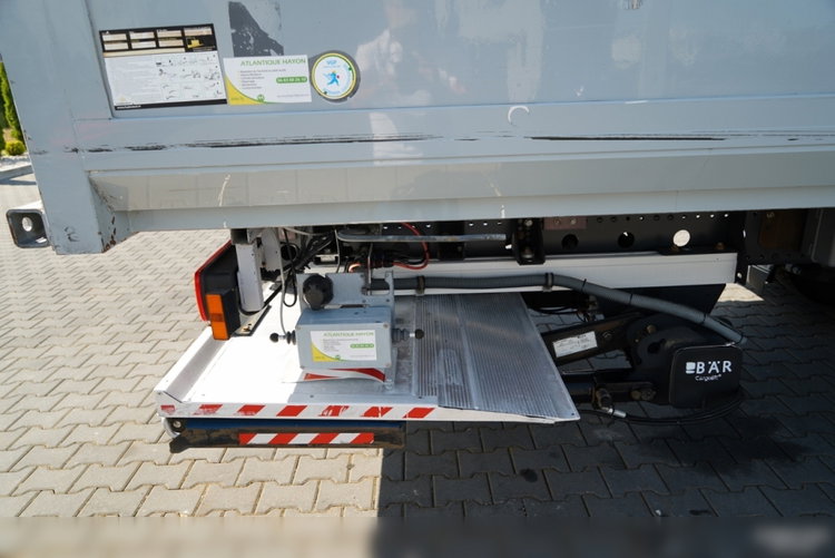 Mercedes ATEGO / 1324 / KONTENER / BOK ROZSUWANY / SOLÓWKA / WINDA DHOLLANDIA / MANUAL / SPROWADZONY zdjęcie 19