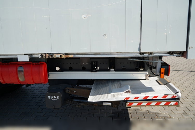 Mercedes ATEGO / 1324 / KONTENER / BOK ROZSUWANY / SOLÓWKA / WINDA DHOLLANDIA / MANUAL / SPROWADZONY zdjęcie 21