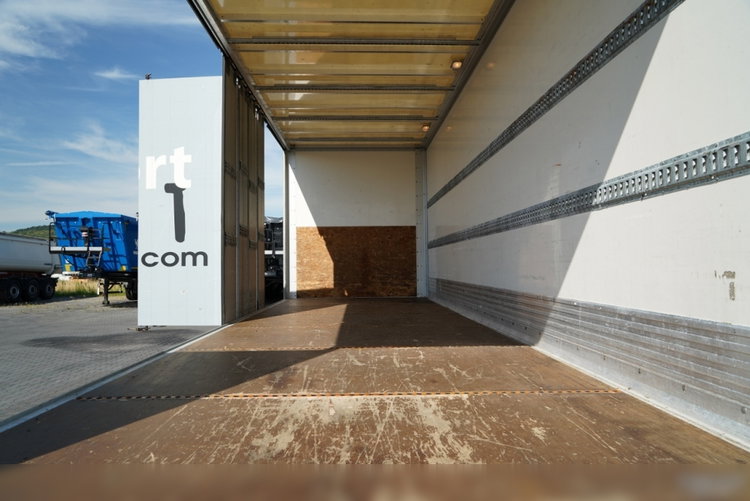 Mercedes ATEGO / 1324 / KONTENER / BOK ROZSUWANY / SOLÓWKA / WINDA DHOLLANDIA / MANUAL / SPROWADZONY zdjęcie 25