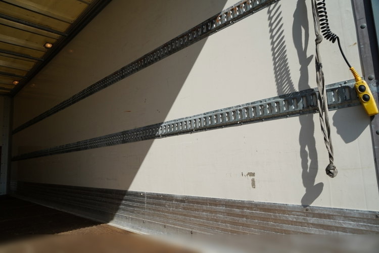 Mercedes ATEGO / 1324 / KONTENER / BOK ROZSUWANY / SOLÓWKA / WINDA DHOLLANDIA / MANUAL / SPROWADZONY zdjęcie 28