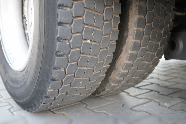 Mercedes ATEGO / 1324 / KONTENER / BOK ROZSUWANY / SOLÓWKA / WINDA DHOLLANDIA / MANUAL / SPROWADZONY zdjęcie 33