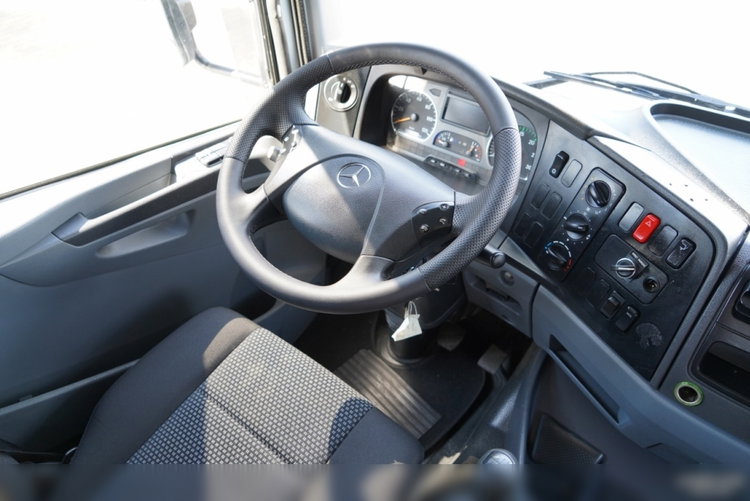 Mercedes ATEGO / 1324 / KONTENER / BOK ROZSUWANY / SOLÓWKA / WINDA DHOLLANDIA / MANUAL / SPROWADZONY zdjęcie 39