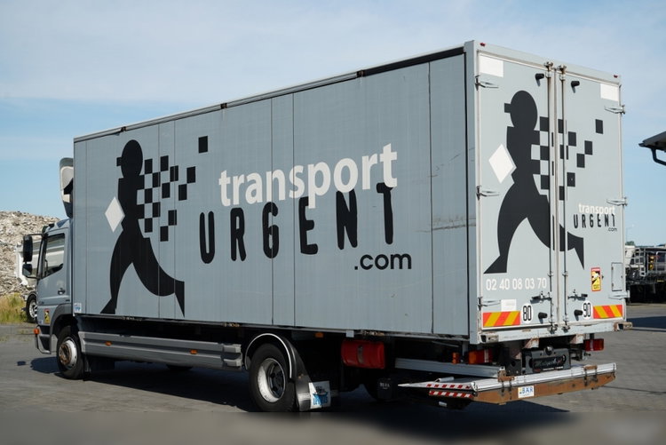 Mercedes ATEGO / 1324 / KONTENER / BOK ROZSUWANY / SOLÓWKA / WINDA DHOLLANDIA / MANUAL / SPROWADZONY zdjęcie 7