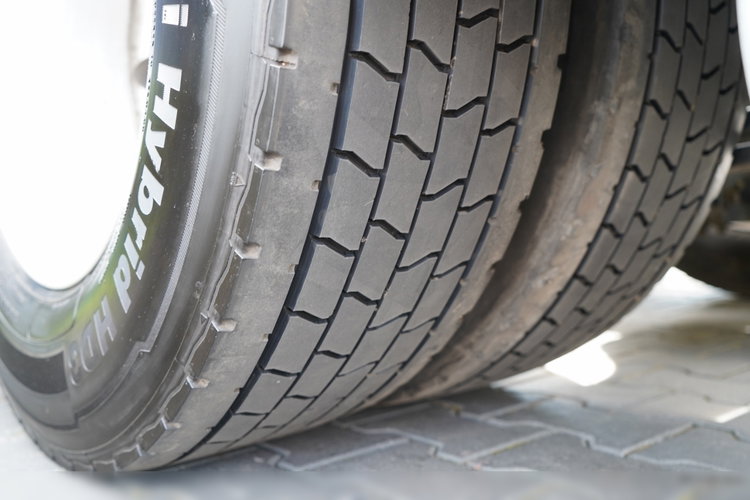 Renault T 440 / 13 LITROWY / RETARDER / I-PARK COOL / ALUFELGI / SPROWADZONA / 2017 ROK zdjęcie 19