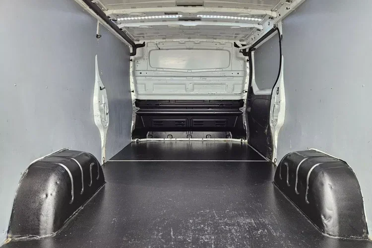 Renault Trafic L2H1 69999zł NETTO 2.0dCi/120KM zdjęcie 17