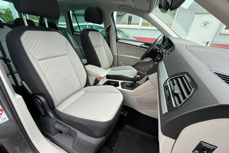 Volkswagen Tiguan Polski salon, automat, LED, podgrzewane fotele, panorama zdjęcie 13