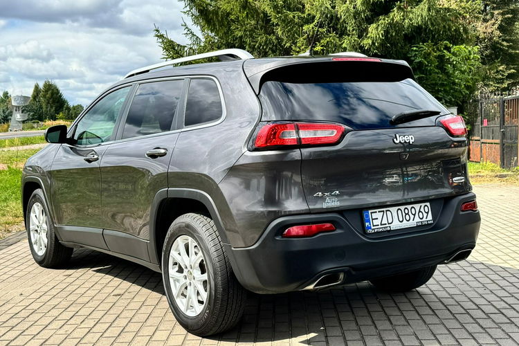 Jeep Cherokee 3.2B 272KM 4x4 9 biegowy ZF zdjęcie 13