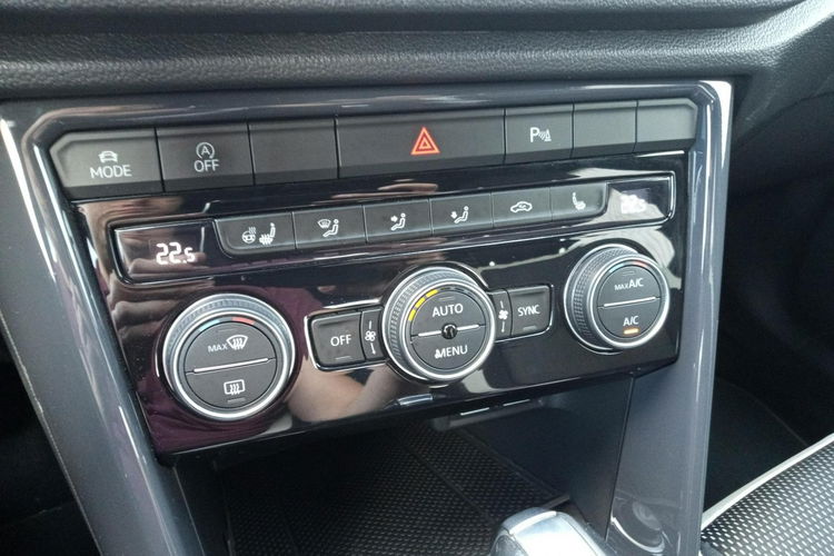 Volkswagen T-Roc 1.5TSI 150KM DSG Premium Kamera Czujniki KeyLess SalonPL Gwar. Dealer zdjęcie 21