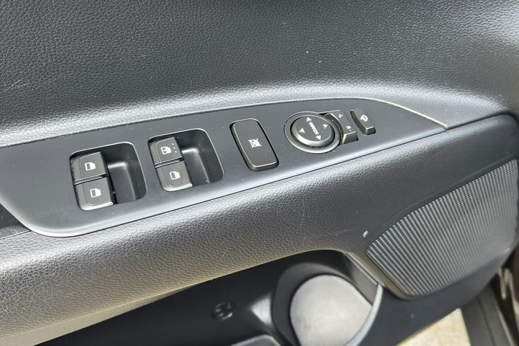 Kia Stonic 1.4 MPI 100KM / Bezwypadkowa / Serwisowana / Zadbana zdjęcie 13