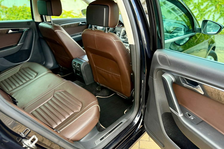 Volkswagen Passat Exclusive 2.0 TDI 177 KM 4Motion zdjęcie 12